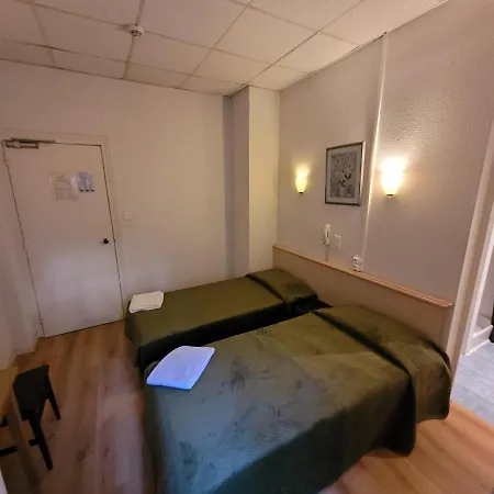 Marquette Hotel 2*