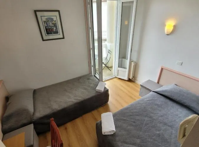 Marquette Отель 2*